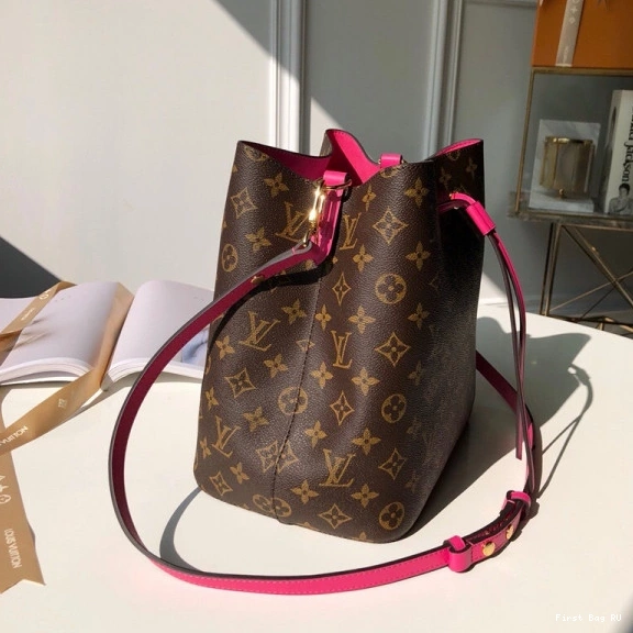First bag ru VUITTON LOUIS NÉONOÉ 0724